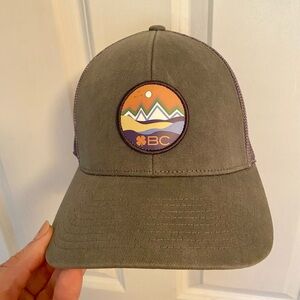 NWOT Black Clover Gray SnapBack Trucker Cap / Hat